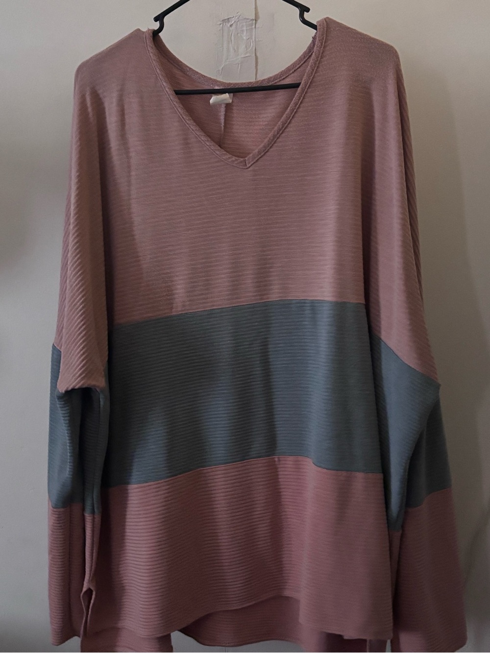 Colorblock V-Neck Tunic Top in Mauve and Slate